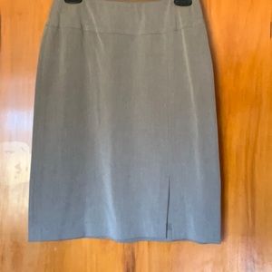Light gray skirt size 4 (pursuits, Ltd.)